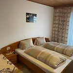 Schrahlehen Bed & Breakfast 3*