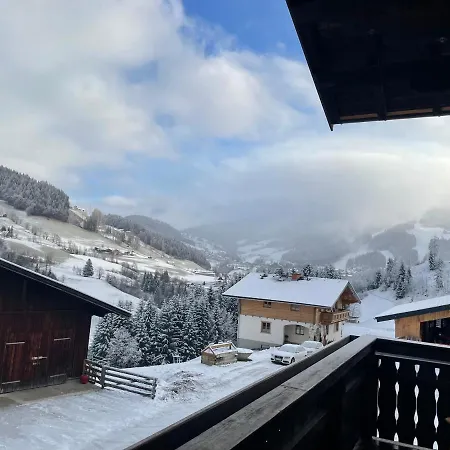 Schrahlehen Oda ve Kahvaltı Wagrain